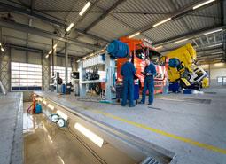 Modern workshop with 30 qualified mechanics Modern workshop with 30 qualified mechanics