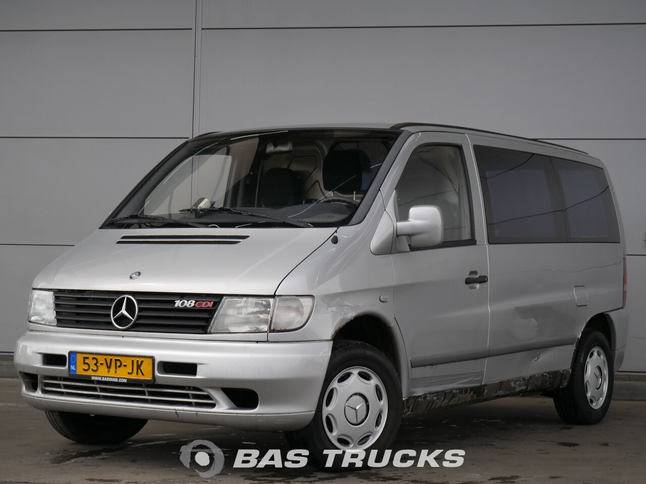 صورة لـ مستعمل ميكروباصات تجارية و خفيفة Mercedes Vito 2000