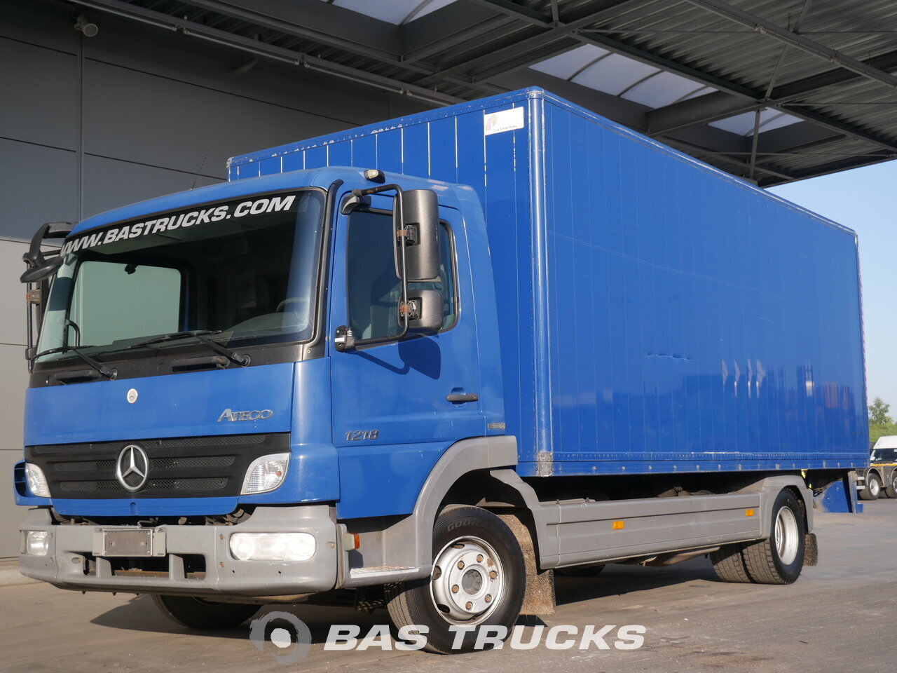 фотография бывший в употреблении Грузовик Mercedes Atego 1218 4X2 2009