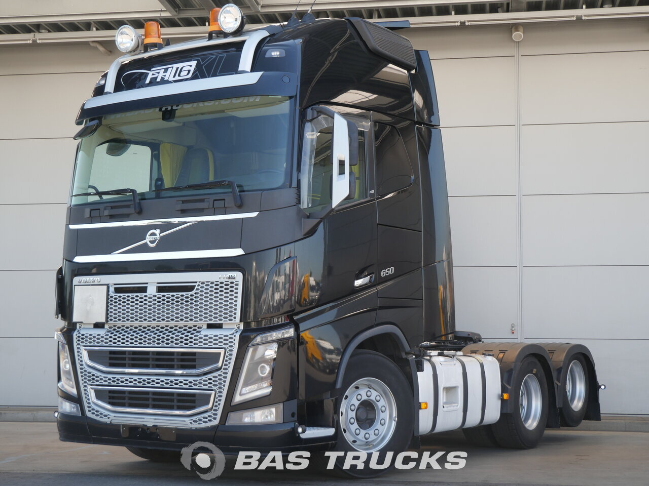 фотография бывший в употреблении тягач Volvo FH16 650 XL 6X2 2015