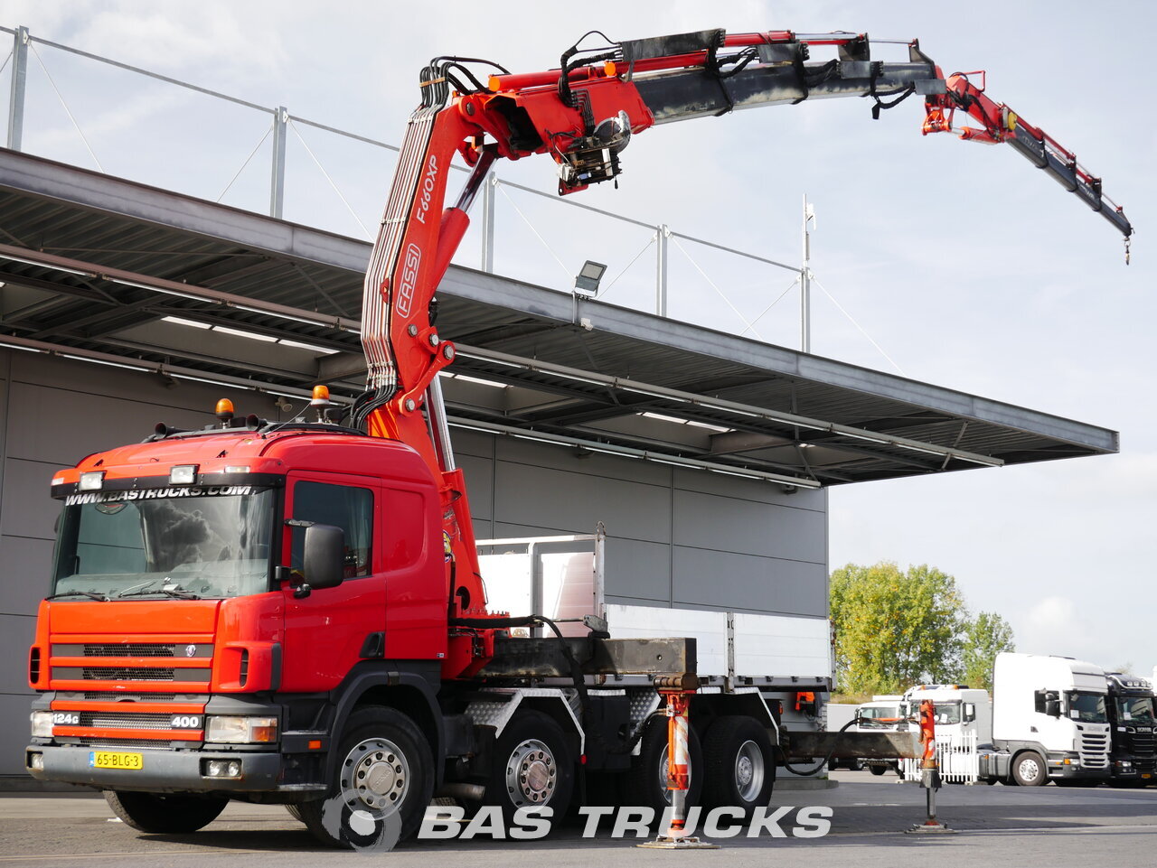 صورة لـ مستعمل شاحنات Scania P124G 400 8X4 1998