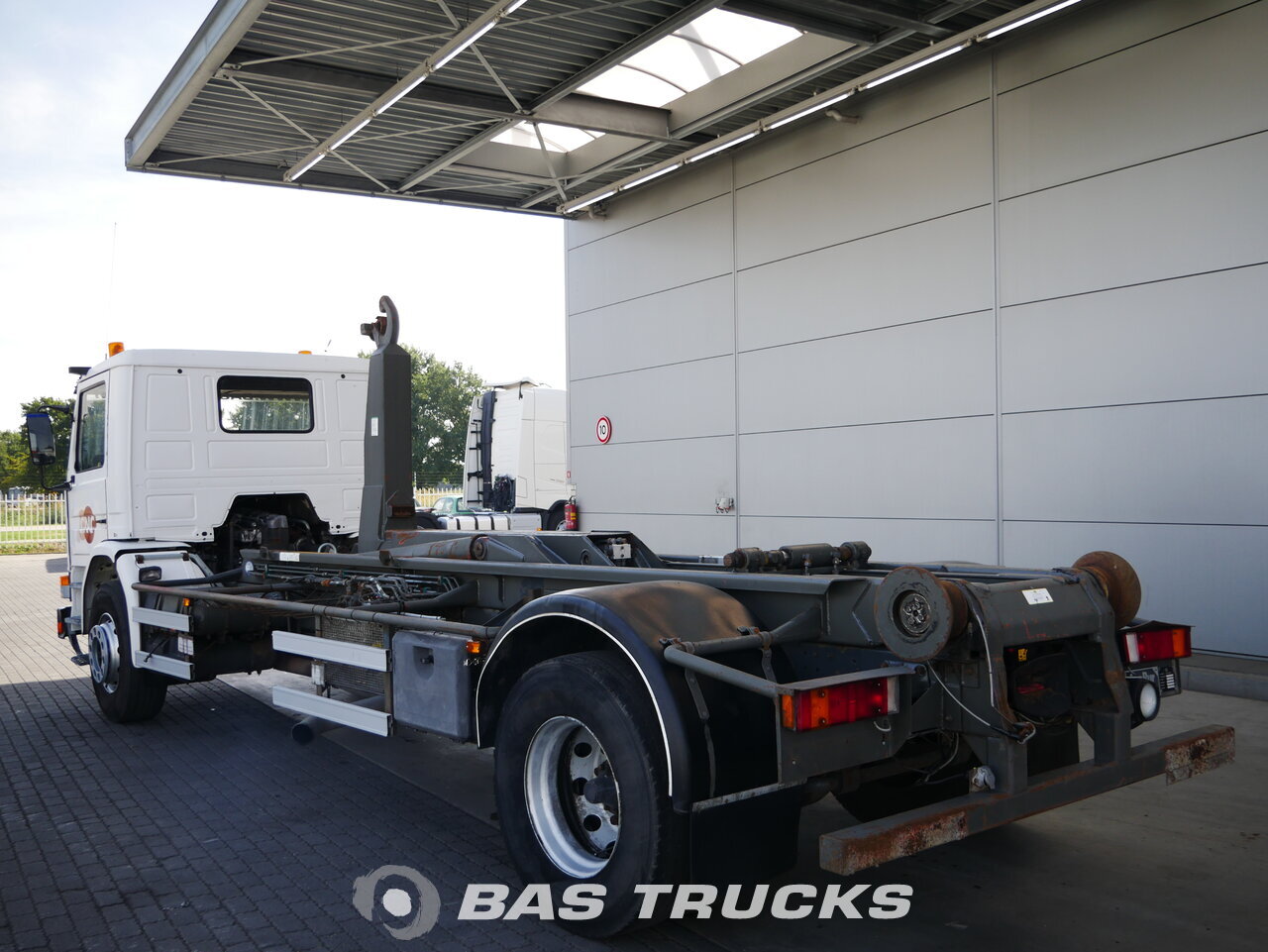 صورة لـ مستعمل شاحنات Scania P93 M 4X2 1996