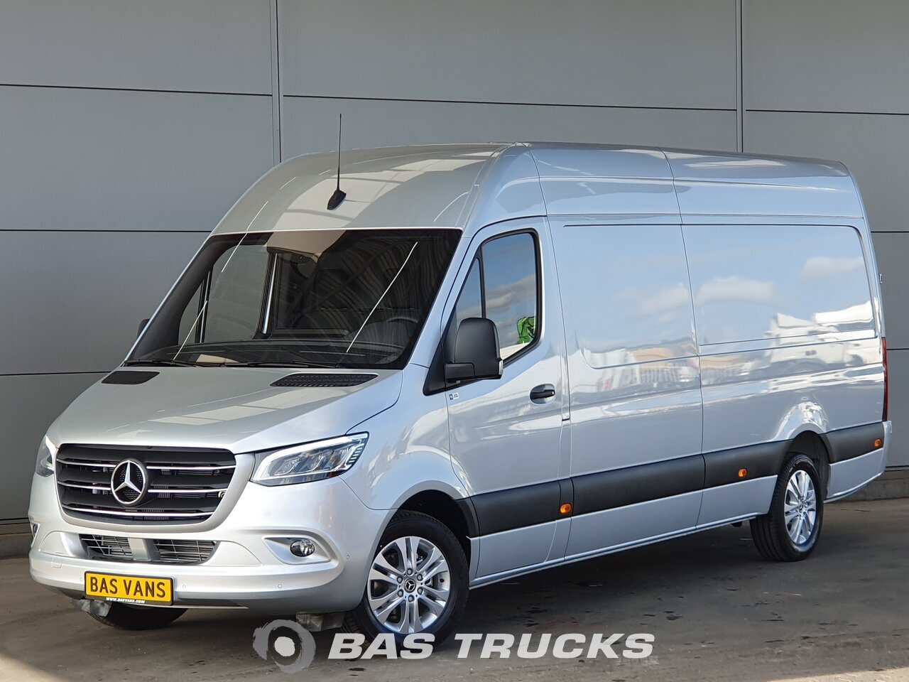 2023 MercedesBenz Sprinter Review Pricing and Specs