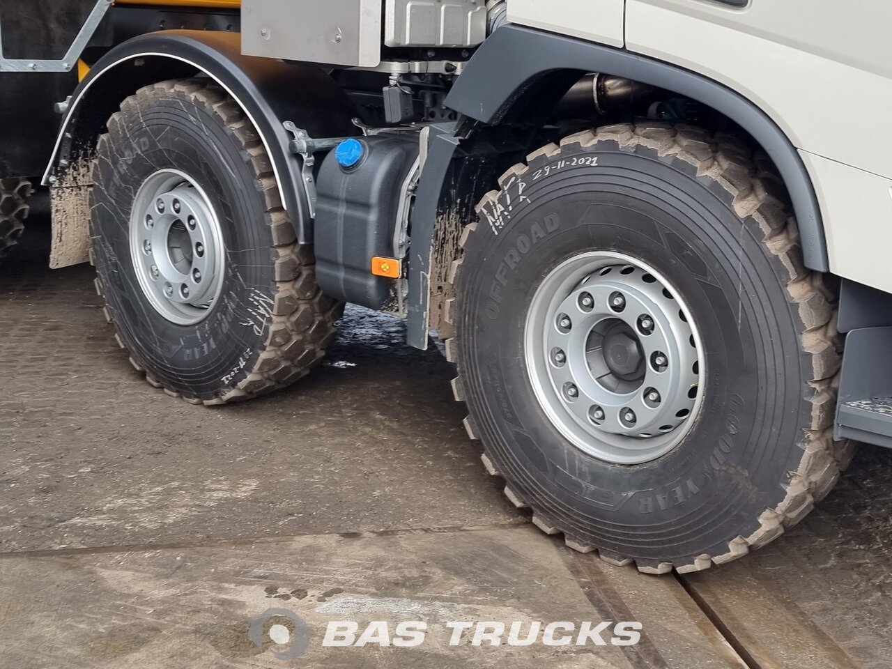 Volvo FMX 460 10X4 Pusher 55T payload Big-Axle 33m3 Euro 6 TIPPER –  Machitruck online marketplace