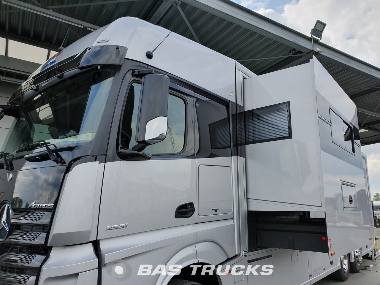 Mercedes Actros 2551 L 17 Pferdetransporter Lkw Bas Trucks