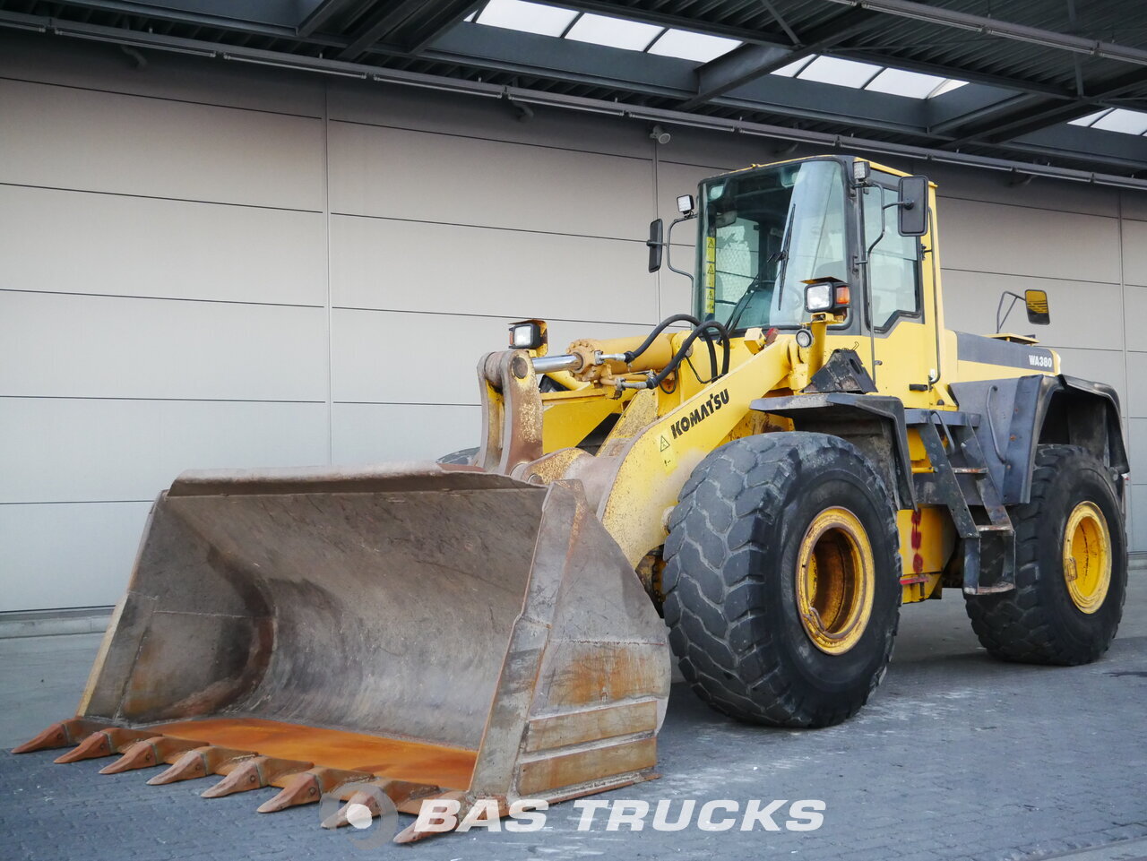 Komatsu Wa 380 3 01 Pala Bas Trucks