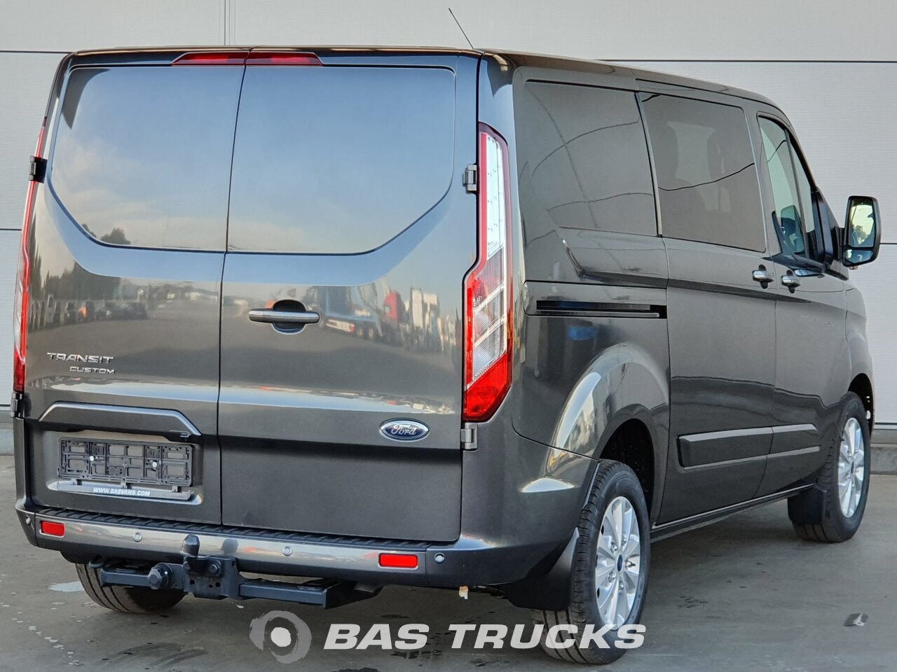 transit custom 270 towing capacity