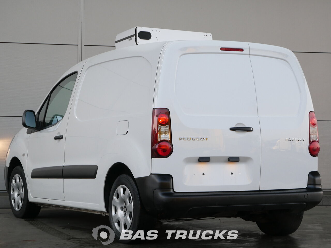 photo of Used Light commercial vehicle Peugeot Partner 2015