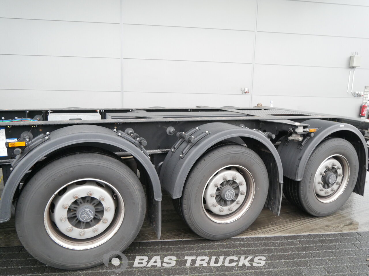 For Sale At Bas Trucks Cimc Liftachse Ausziehbar Extending Multifunctional Chassis Sc 03 022016