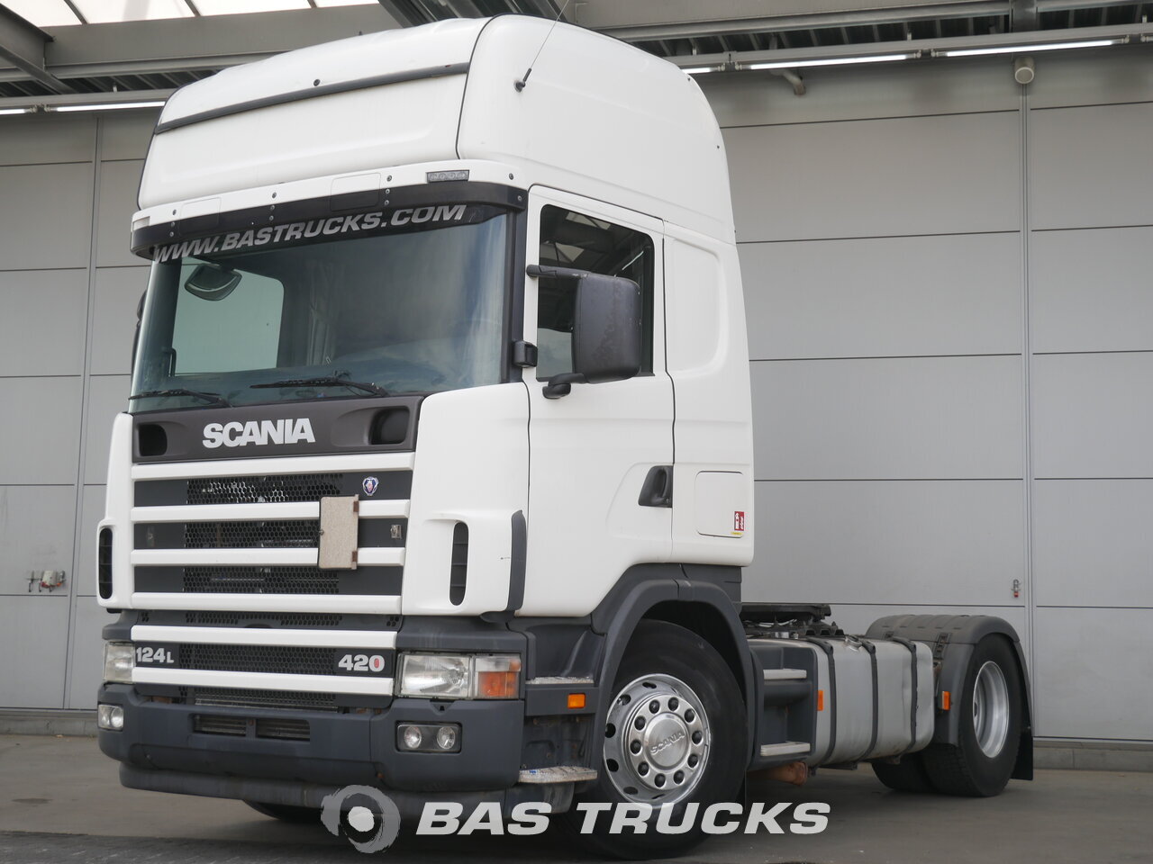 photo of Used Tractorhead Scania 124L 420 4X2 2004